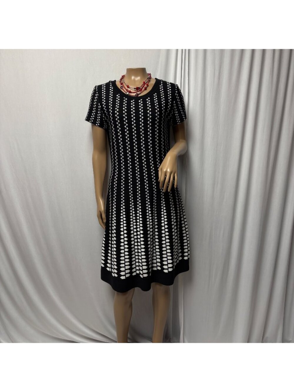 Brixton Ivy Black White Short Sleeve Dress Womens Sz Medium Stretch Knit A-Line